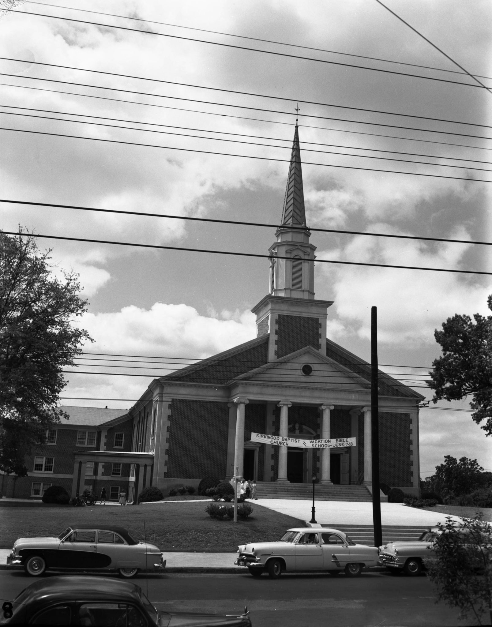 The Tie That Binds White Church Response to Neighborhood Racial Change